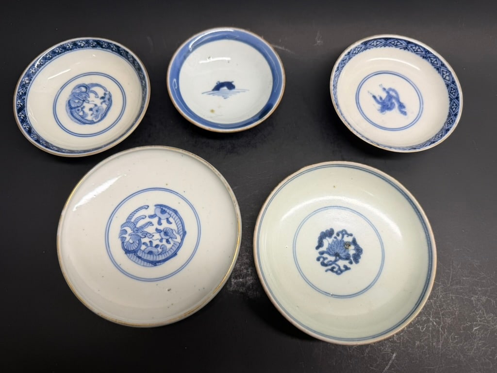 Lot of 5 Japanese assorted 19th Century Late Edo - Early Meiji Period Imari bowls.: Lot of 5 assorted 19th Century Late Edo - Early Meiji Period Japanese Imari bowls Decorated with florals, Dragons, Landscapes and geometric patterns. Two of the bowls are signed with a 4 character mar