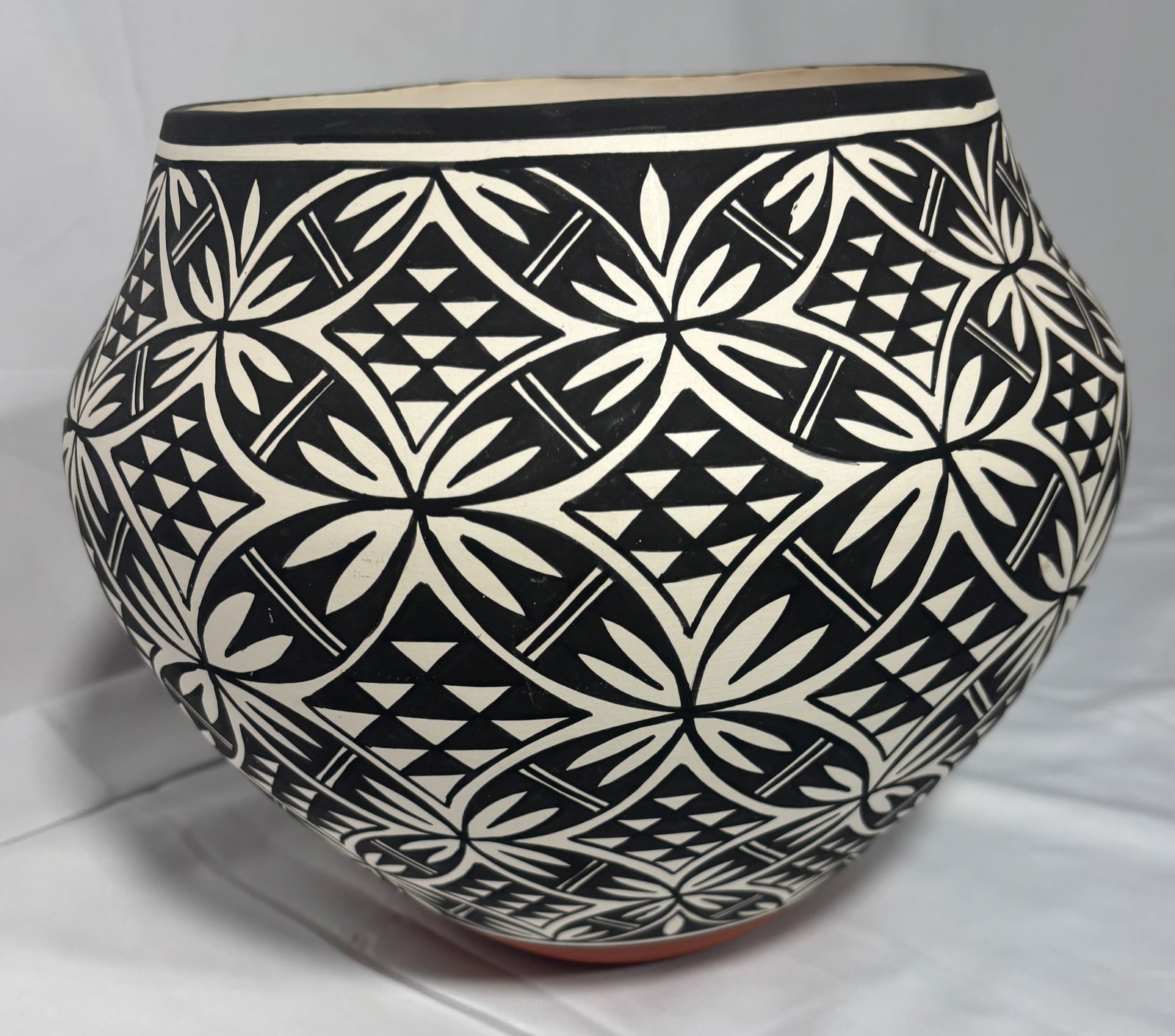 Pottery, 1982 Purchased from Hubble Trading Post, Vicki Garcia (1 of 7)