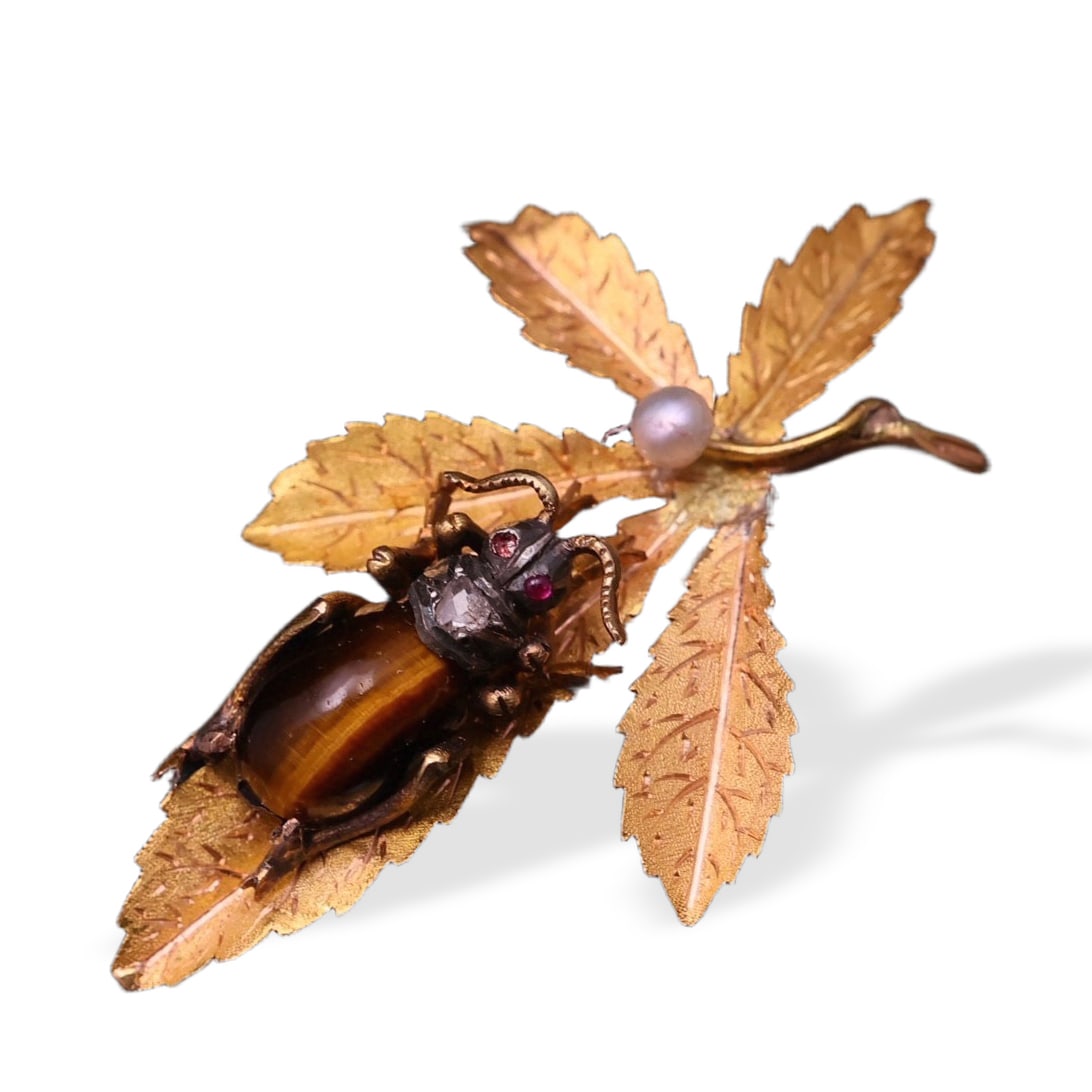 ART NOUVEAU PERIOD 18K GOLD BEETLE AND LEAF BROOCH (1 of 2)