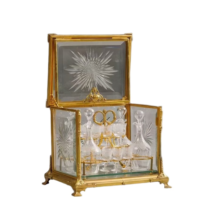 19TH CENTURY BACCARAT CRYSTAL GLASSWARE SET: H: 11 13/16 in (30 cm); W: 12 5/8 in (32 cm); L: 9 13/16 in (25 cm), Napoleon III-era Baccarat Crystal Decanter Set with intricate designs.