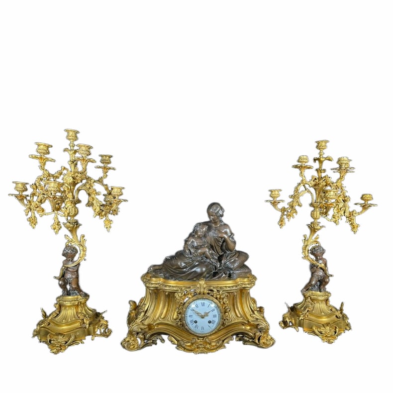 19TH CENTURY ANTIQUE CLOCK (1 of 4)