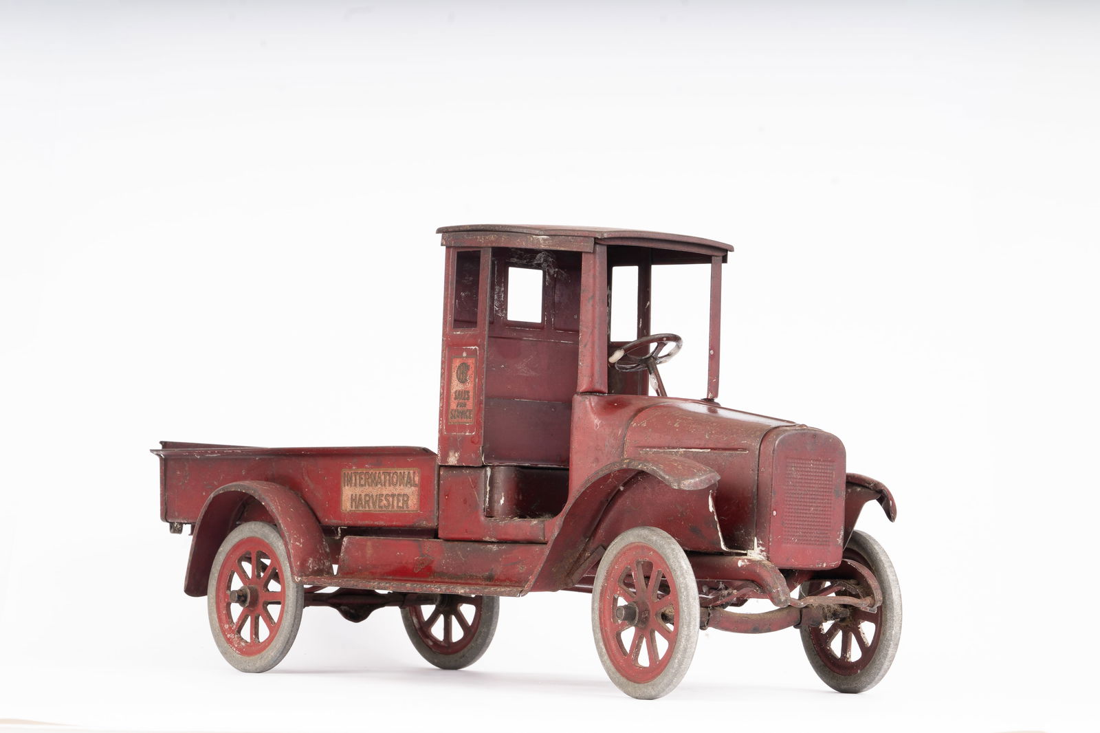 Buddy L‘ Red Baby ’ International Harvester Steel Toy Truck (1 of 7)