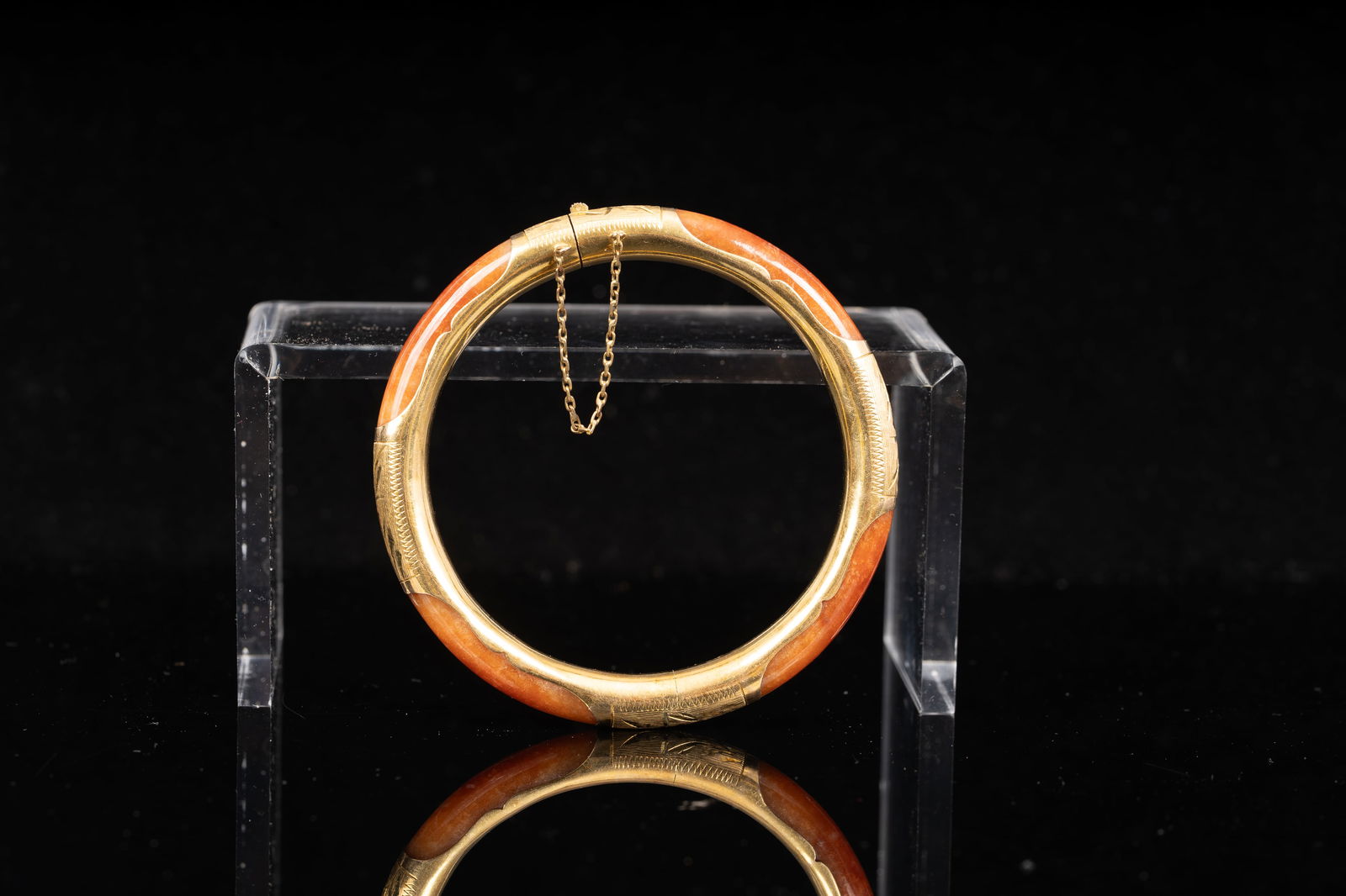 14K Yellow Gold and Agate Bangle Bracelet (1 of 5)