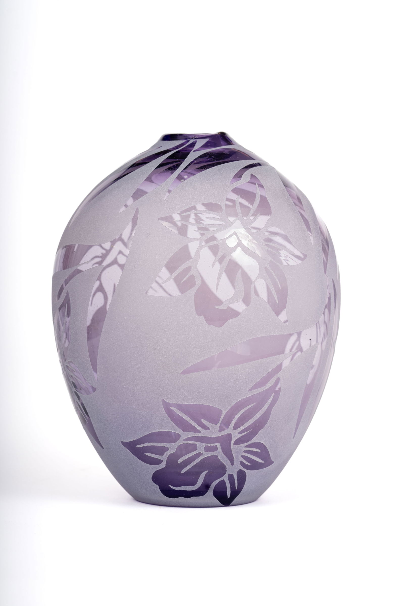 Kelsey Murphy Pilgrim Glass Cameo Daffodil Vase (1 of 4)
