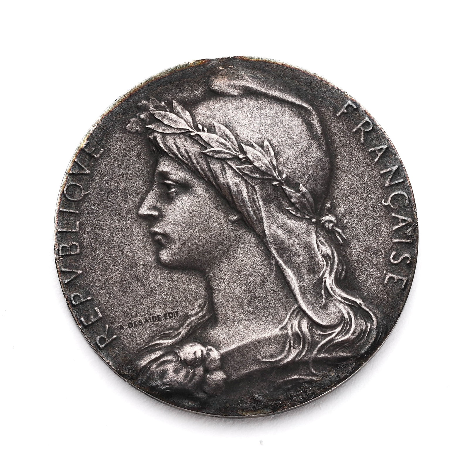 FRENCH GOLD-MOUNTED SILVER MEDAL PENDANT, 1911: Dimensions: Diameter: 1 5/16 in. (32.8 mm), Weight: 15.9 g Description: A finely cast French silver medal commemorating Kersaudy Michel, dated 1924, awarded by the Ministère des Travaux Publics (Mini