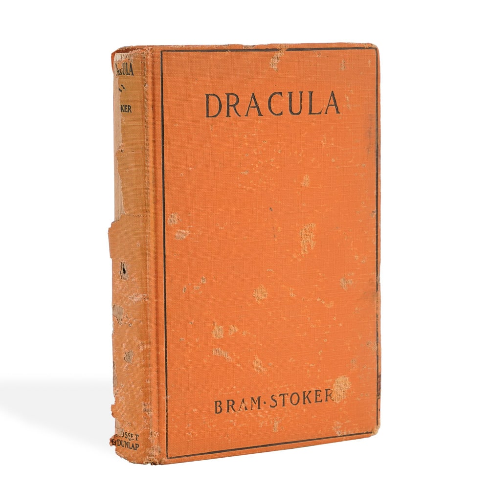 BELA LUGOSI SIGNED DRACULA (GROSSET & DUNLAP EDITION): 7 5/8 x 5 1/4 in (19.3 x 13.2 cm) Provenance and Authentication: This collectible has undergone a rigorous forensic evaluation. The signatures were carefully analyzed across multiple criteria,