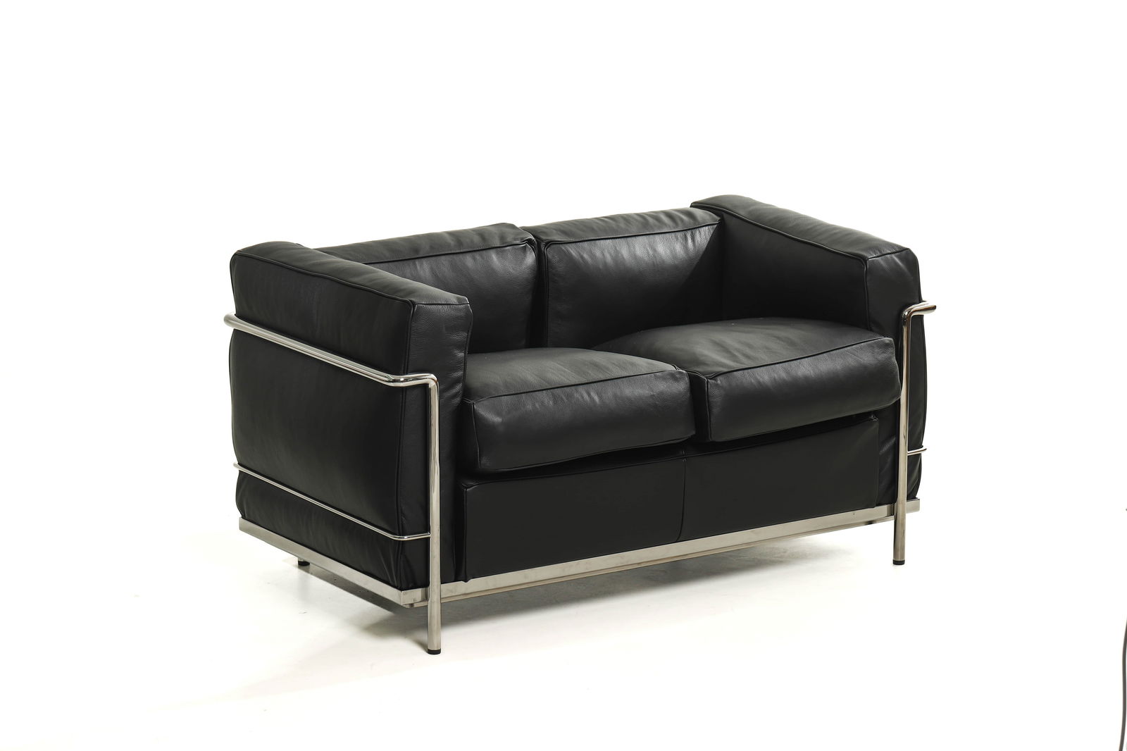 LC3 TWO-SEAT SOFA - 2