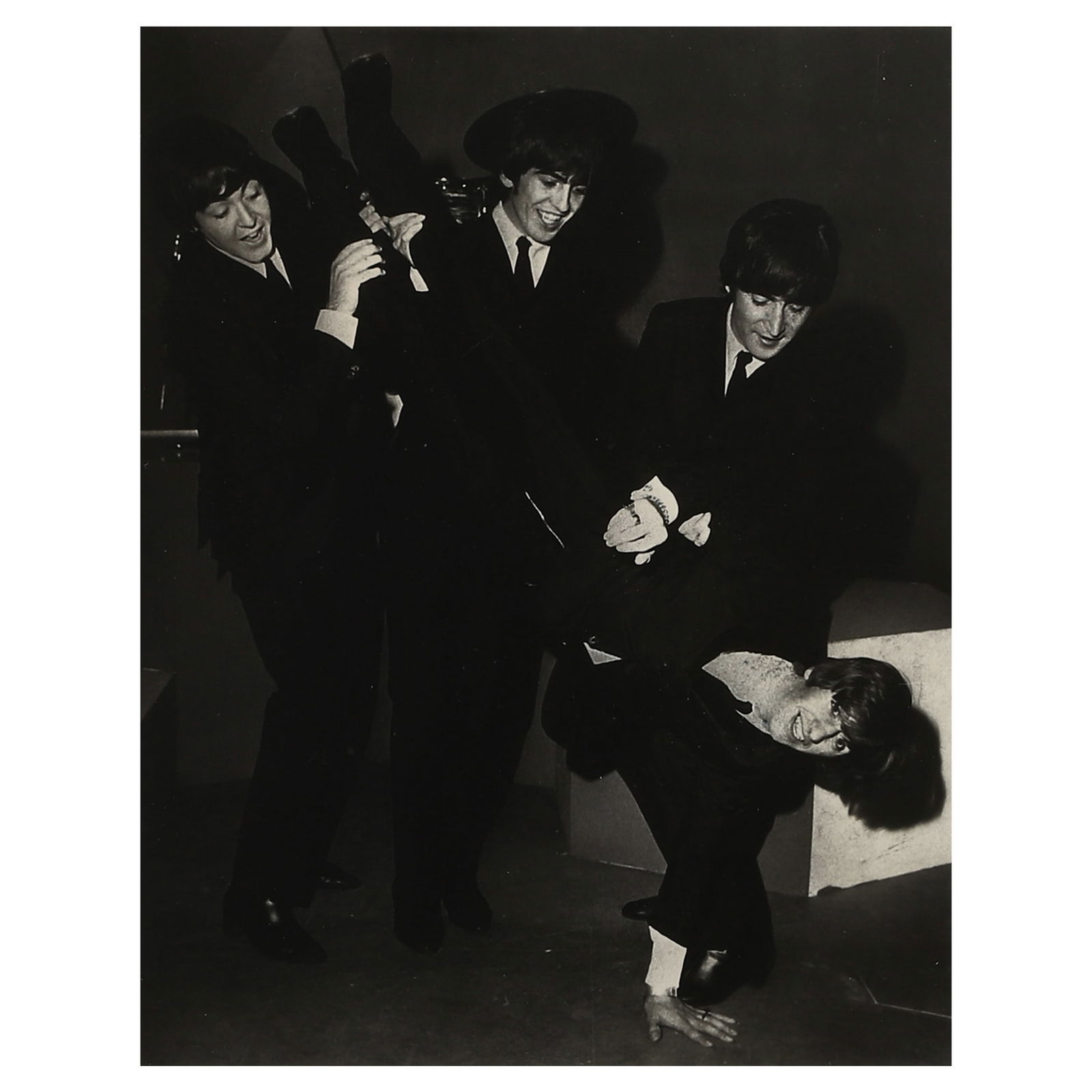 THE BEATLES, GROUP PHOTOGRAPH (1 of 4)