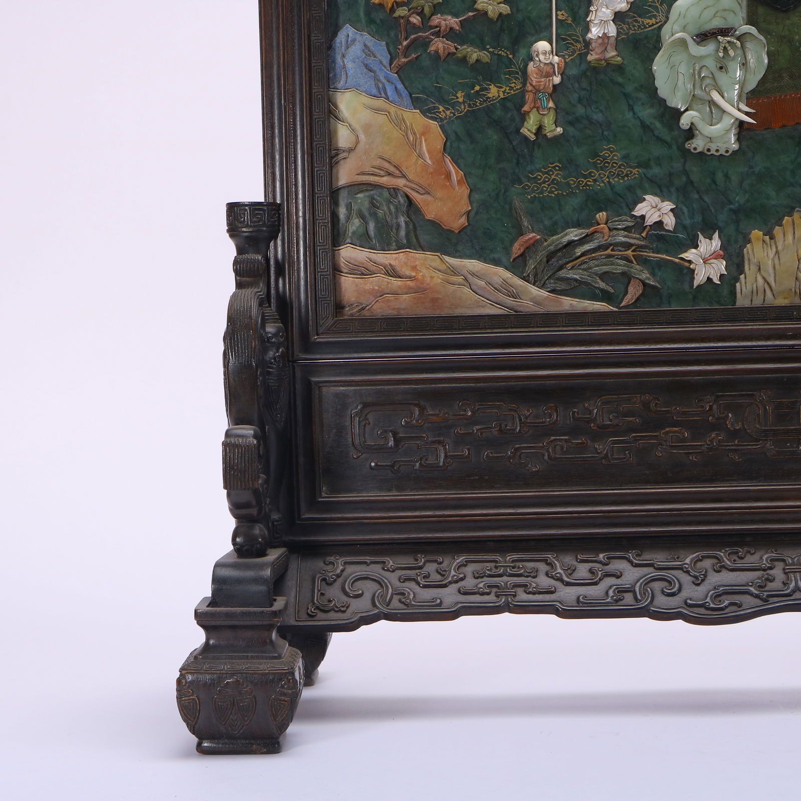 A Fine Qing Zitan-Frame Table Screen - 7