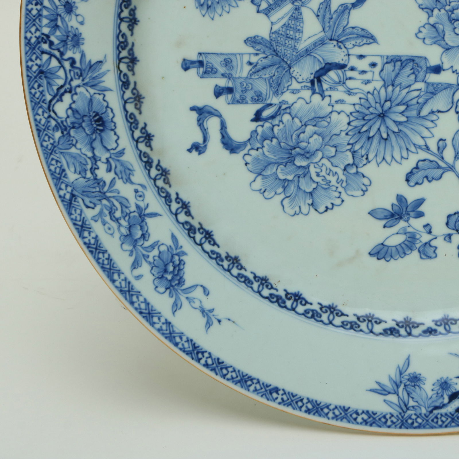 Blue - and - white Plate with Flower Patterns - 4
