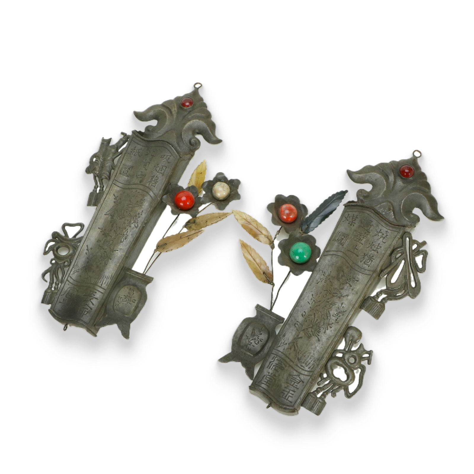Pair of Tin Hanging Screens with Inlaid Gems, Poetic Prose and Floral Patterns: H:29cm W:15cm This is a pair of tin hanging screens with inlaid gems, poetic prose and floral patterns. The main body is made of tin, which is solid in texture, and the surface shows a simple metal