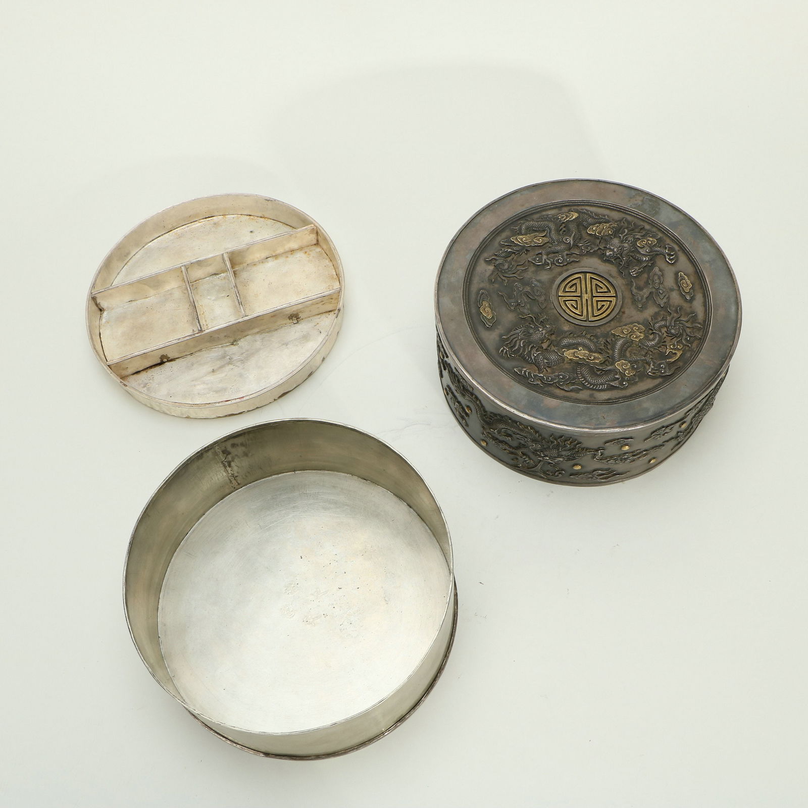 Silver - gilt Box with Chiseled Dragon Patterns - 6
