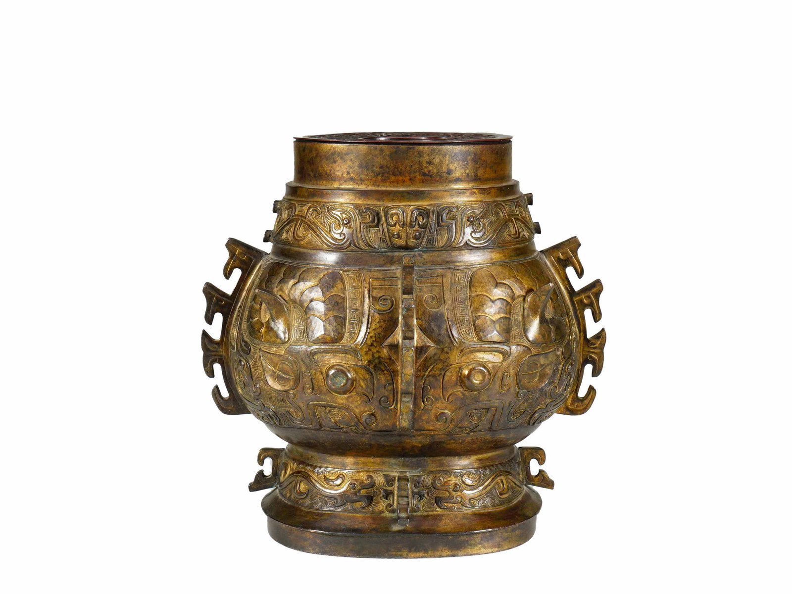 Gilt - bronze Lei (a Type of Ancient Chinese Vessel) with Taotie Patterns and Protruding Spines: H:19cm W:19cmWeight:1611.7g This gilt - bronze Lei with Taotie patterns and protruding spines has a copper body and is gilt all over, with bright and luxurious color. The body of the vessel is fully d