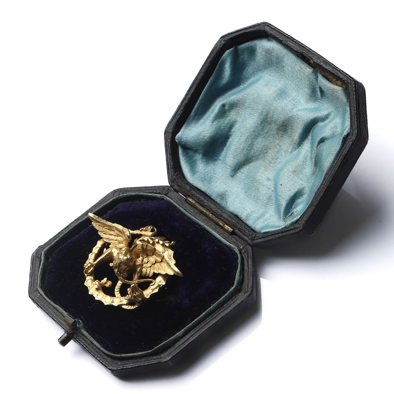 FRENCH ART NOUVEAU 18K GOLD CHIMERA DRAGON BROOCH, CIRCA 1880–1920: Dimensions Length: 1 3/4 in. (44 mm); Width: 1 5/16 in. (33 mm); Weight: 19.3 g Description A magnificent French Art Nouveau brooch, exquisitely handcrafted in solid 18K yellow gold and dating to