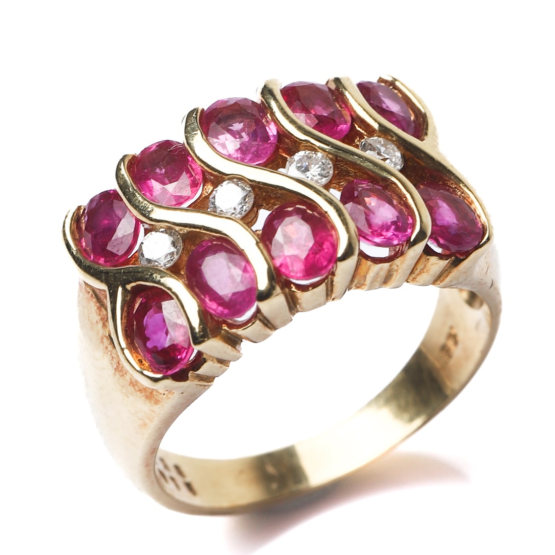 18K GOLD BURMESE RUBY AND DIAMOND RING (1 of 5)