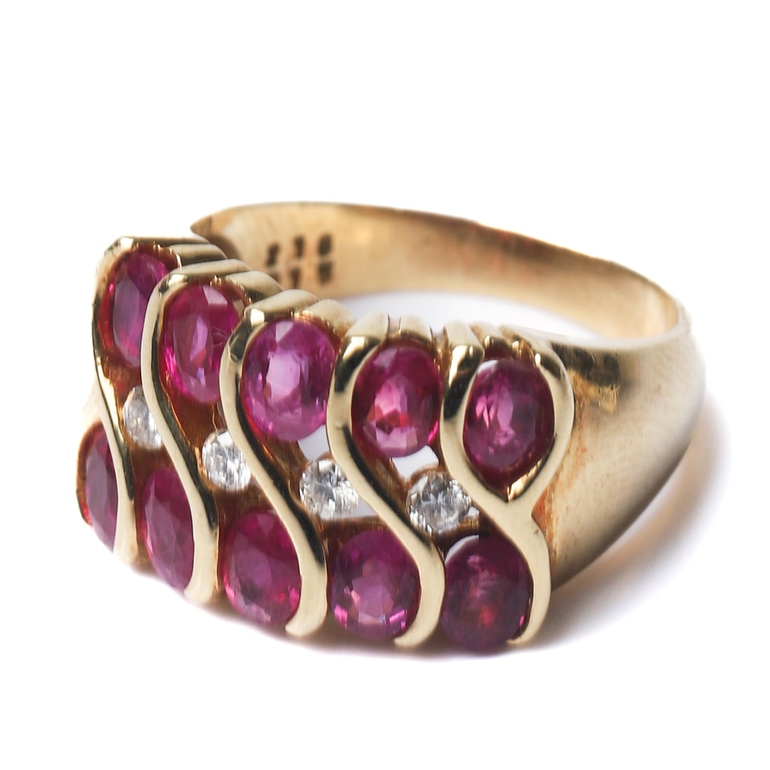 18K GOLD BURMESE RUBY AND DIAMOND RING - 3