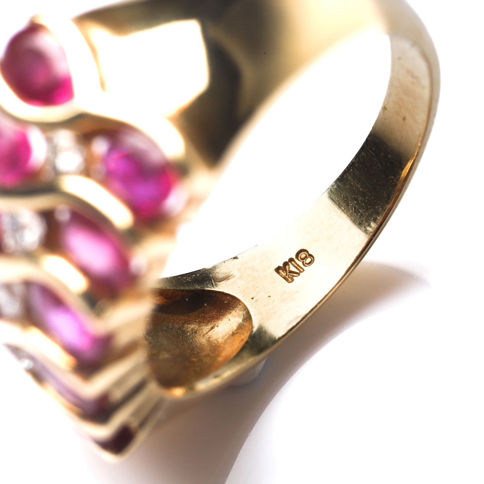 18K GOLD BURMESE RUBY AND DIAMOND RING - 5