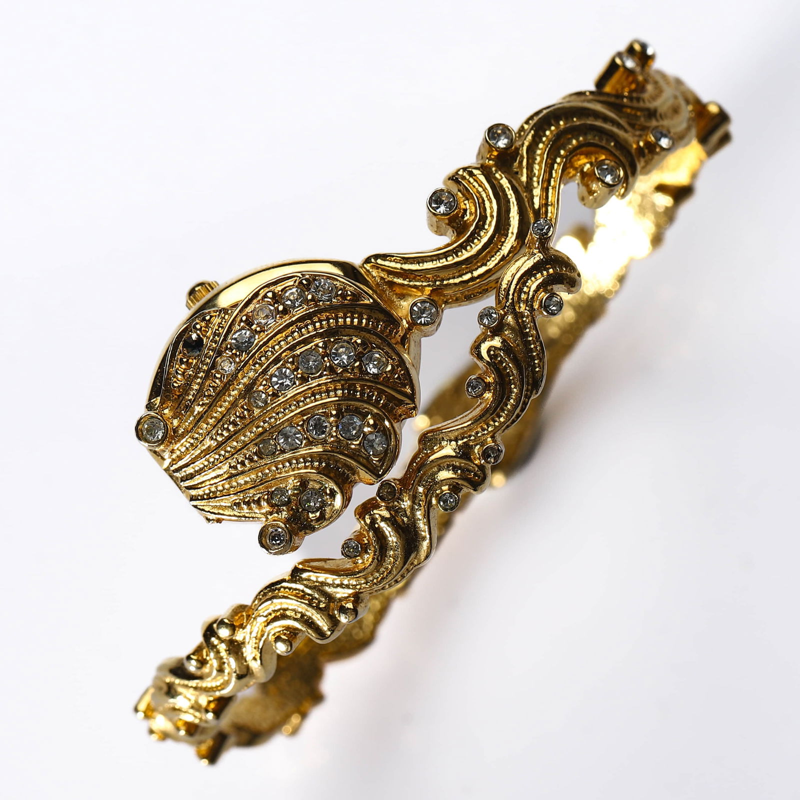 WINKS QUARTZ BANGLE WATCH - 2