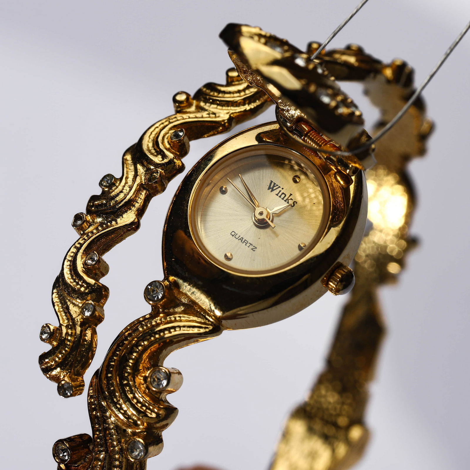 WINKS QUARTZ BANGLE WATCH - 6