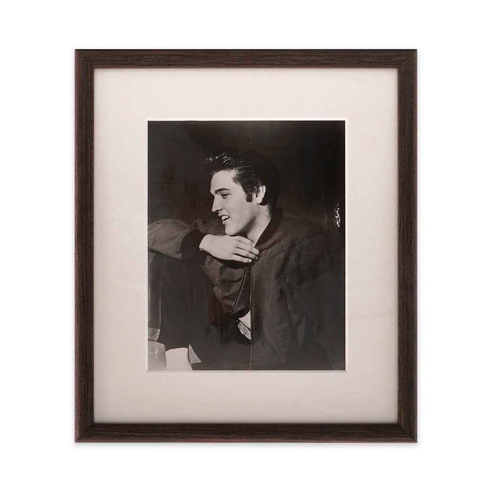 ELVIS PRESLEY SIGNED GELATIN SILVER PHOTOGRAPH (1 of 2)