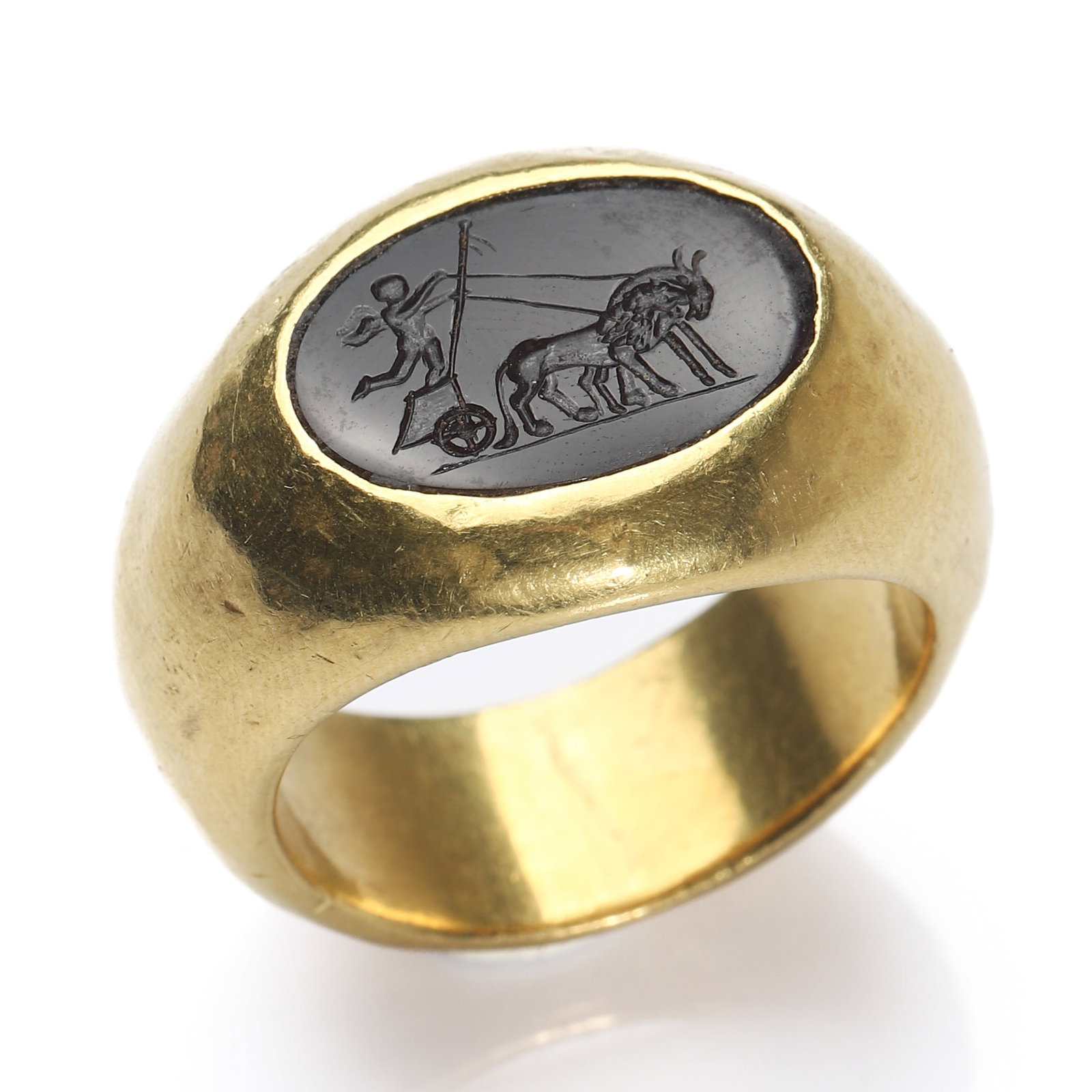 ANTIQUE GOLD INTAGLIO SIGNET RING (1 of 5)