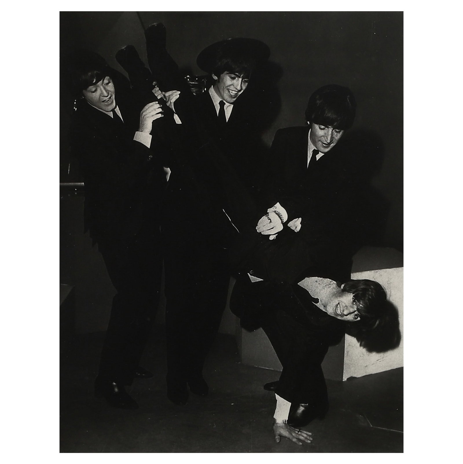 THE BEATLES, GROUP PHOTOGRAPH (1 of 4)