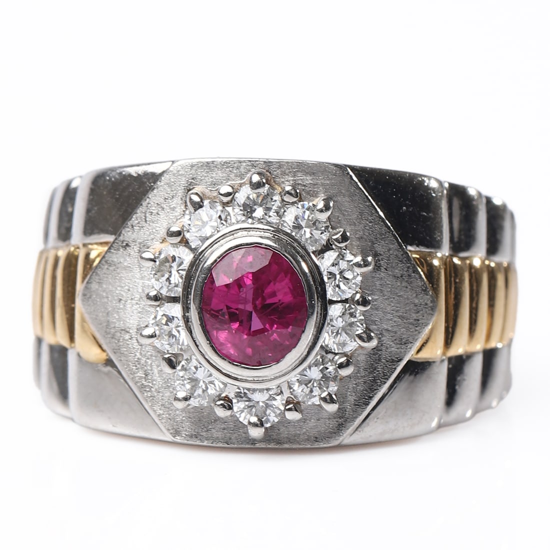 A RUBY AND DIAMOND TWO-TONE GOLD RING - 3