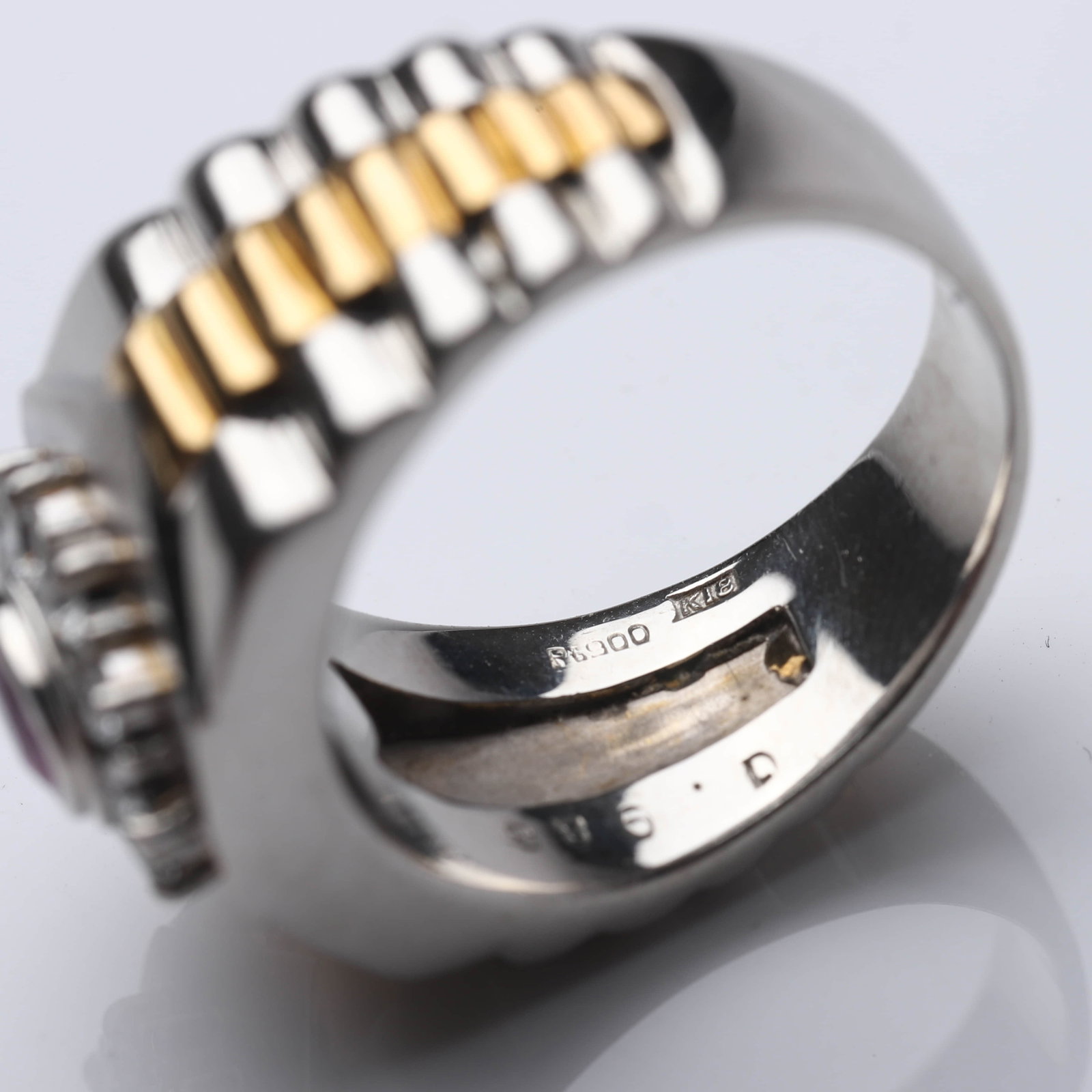 A RUBY AND DIAMOND TWO-TONE GOLD RING - 5