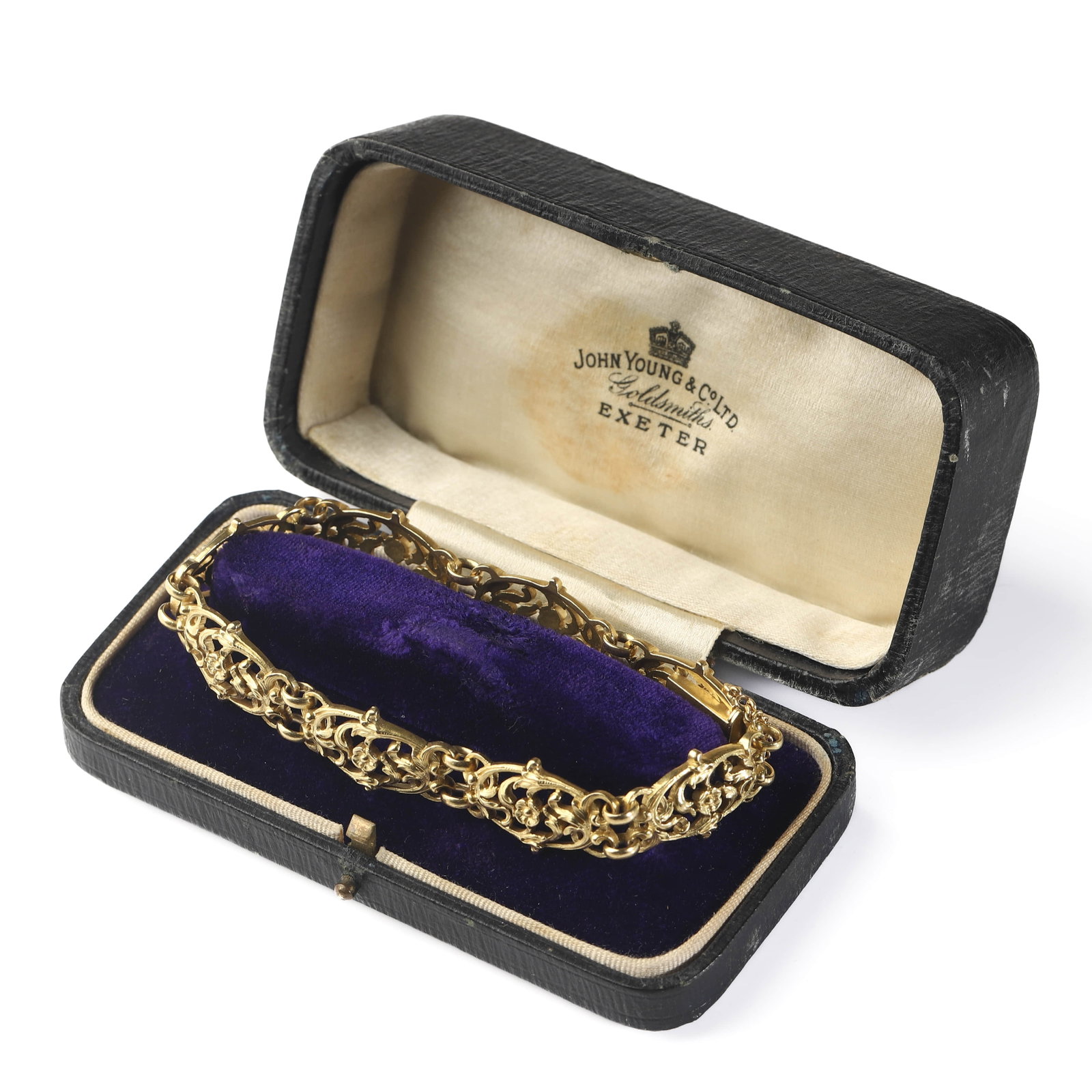 FRENCH ART NOUVEAU 18K GOLD FLORAL BRACELET: Dimensions Length 7 1/4 in (18.5 cm)Width 1/2 in (13 mm)Weight 26.1 g Description Art Nouveau Period (1880–1920). An elegant French antique bracelet finely handcrafted in 18K gold, featuring an exub