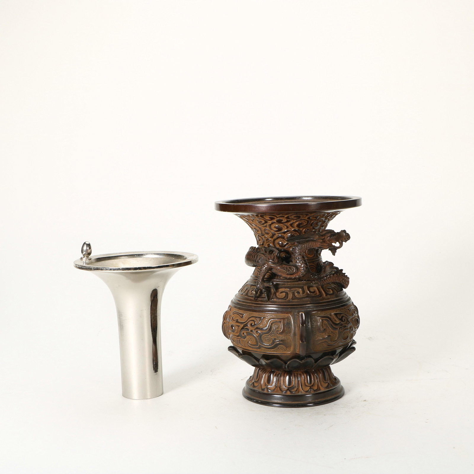 Five Bronze Offerings with Dragon Design - 6