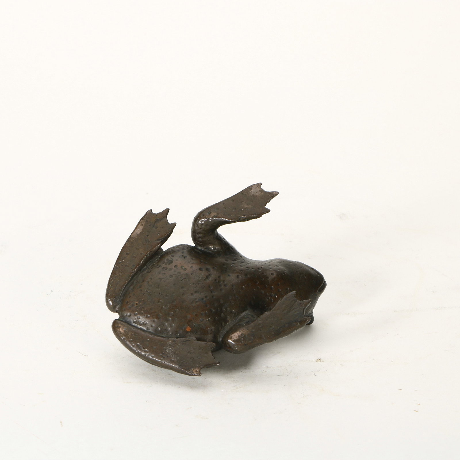 Iron Frog Ornament - 4