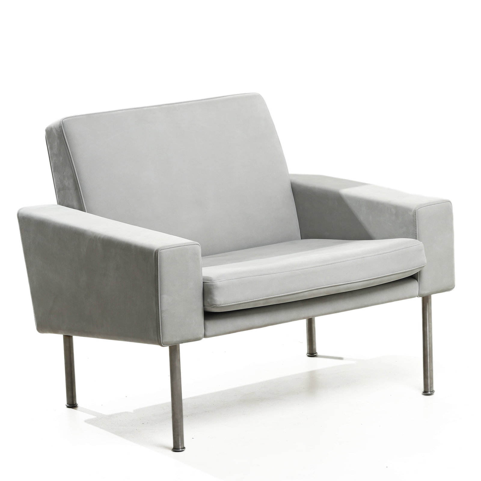 HANS J. WEGNER "AIRPORT" LOUNGE CHAIR FOR GETAMA, 1957: Dimensions Height 27 9/16 in. (70 cm), Seat height 15 3/4 in. (40 cm), Width 33 7/16 in. (85 cm) Description Designed in 1957 by Danish master Hans J. Wegner for Getama, the "Airport" lounge chair