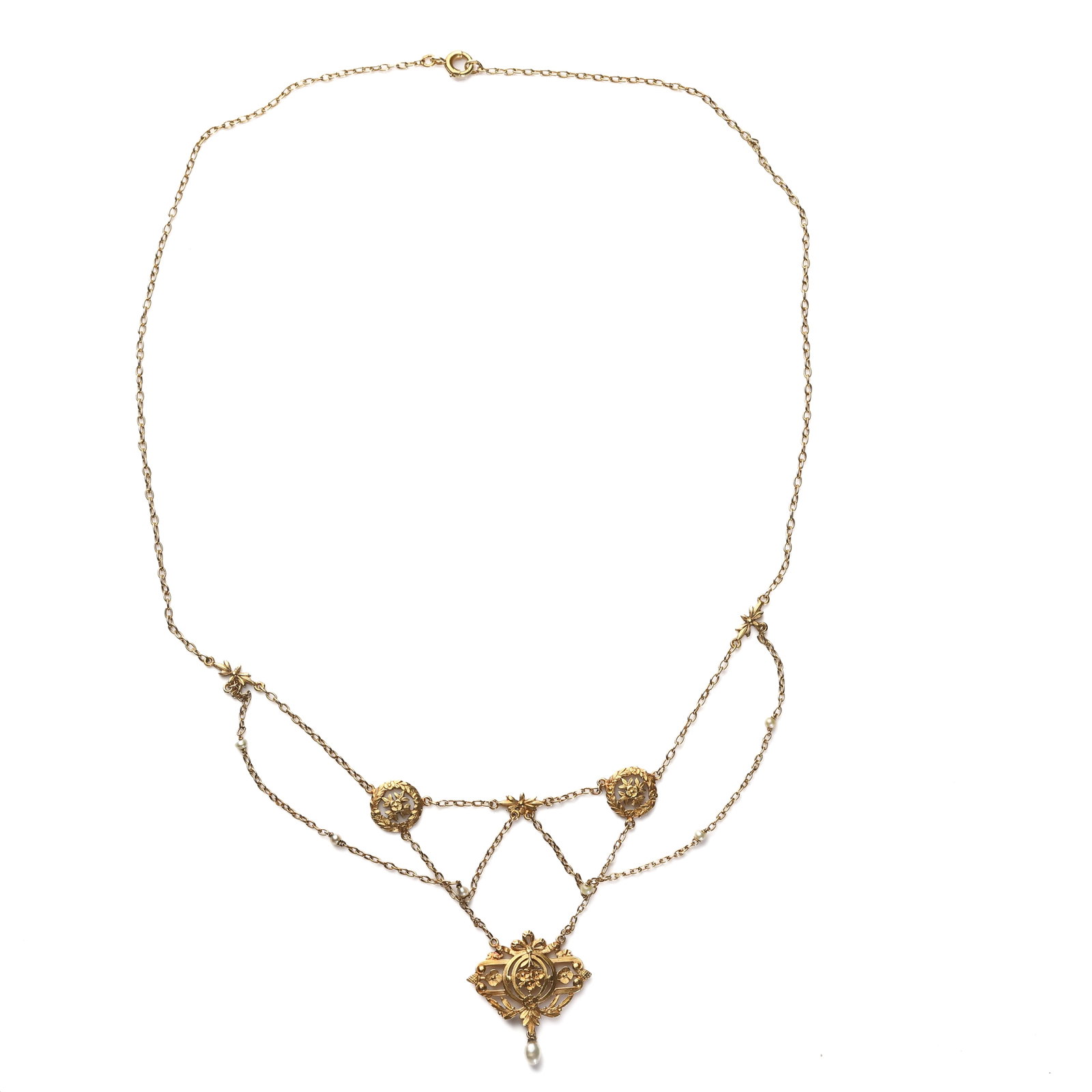 FRENCH ART NOUVEAU 18K GOLD FLORAL GARLAND NECKLACE: Dimensions Chain Length 16 9/64 in (41 cm) Weight 7.65 g Description Art Nouveau Period (1880–1920). An elegant French necklace finely handcrafted in 18K gold, featuring a graceful high-relief flora