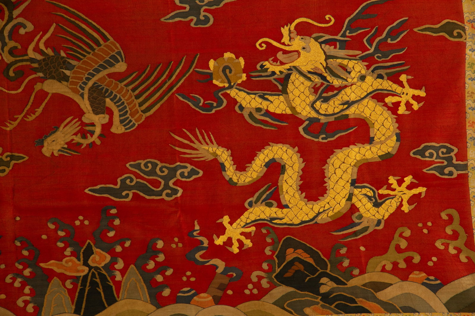 A RED?GROUND KESI WITH THREE DRAGONS - 4