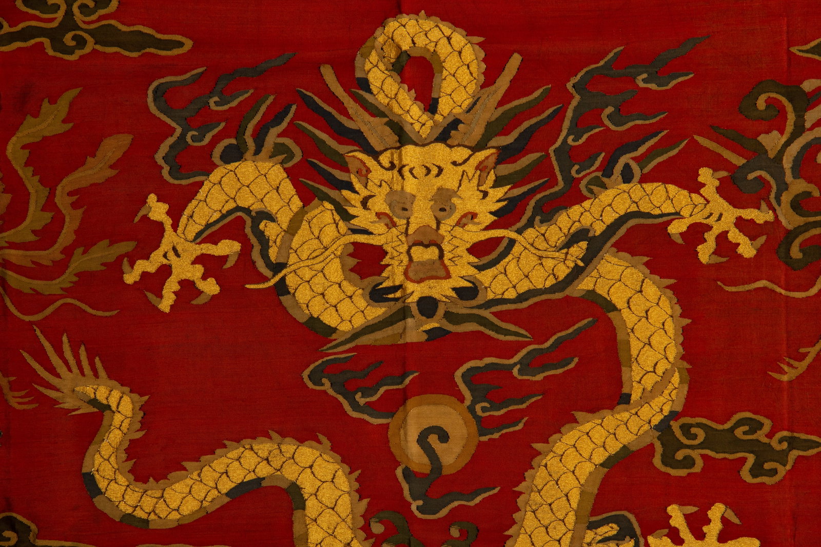 A RED?GROUND KESI WITH THREE DRAGONS - 8