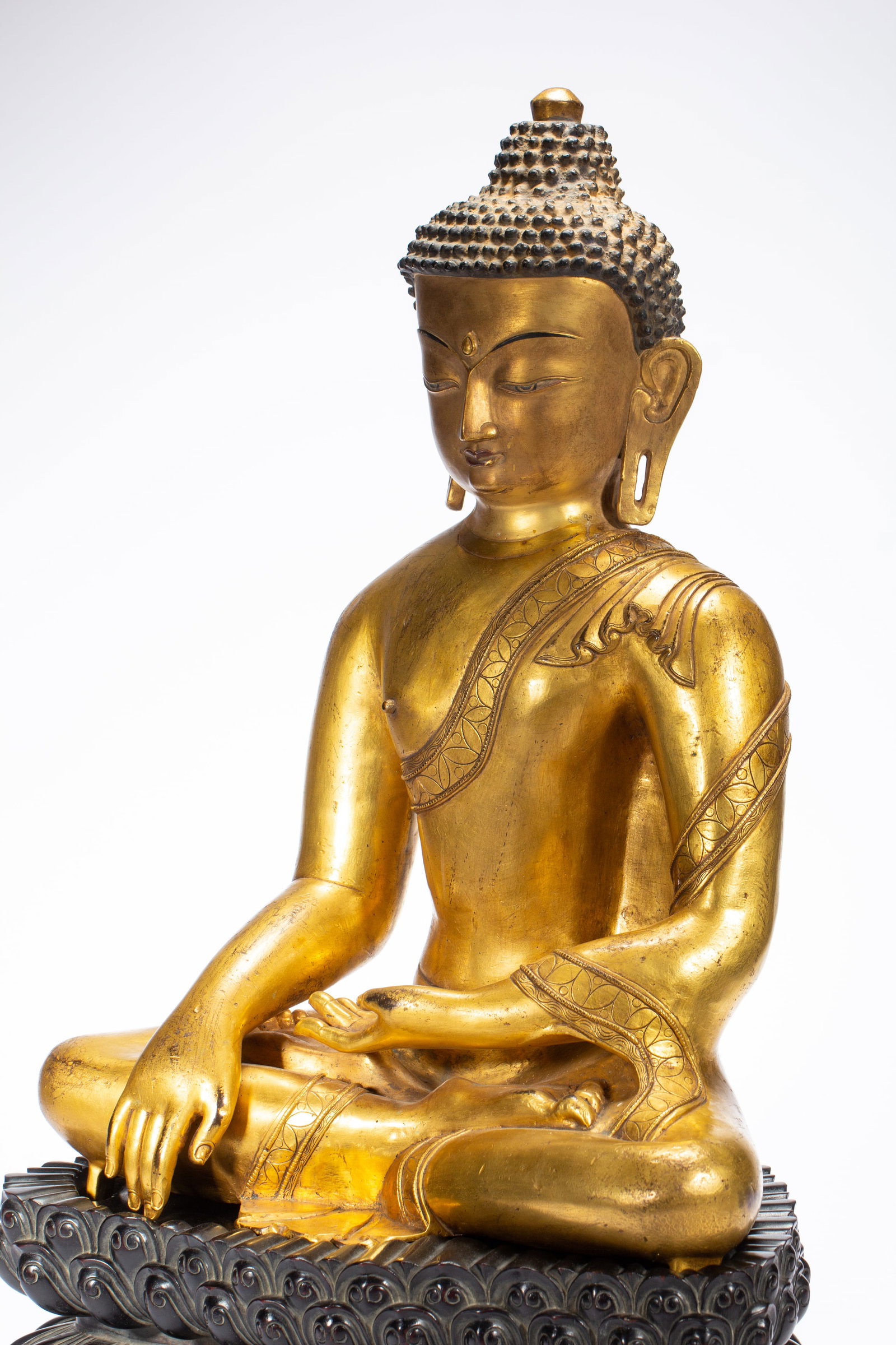 Gilded bronze Buddha statue - 6