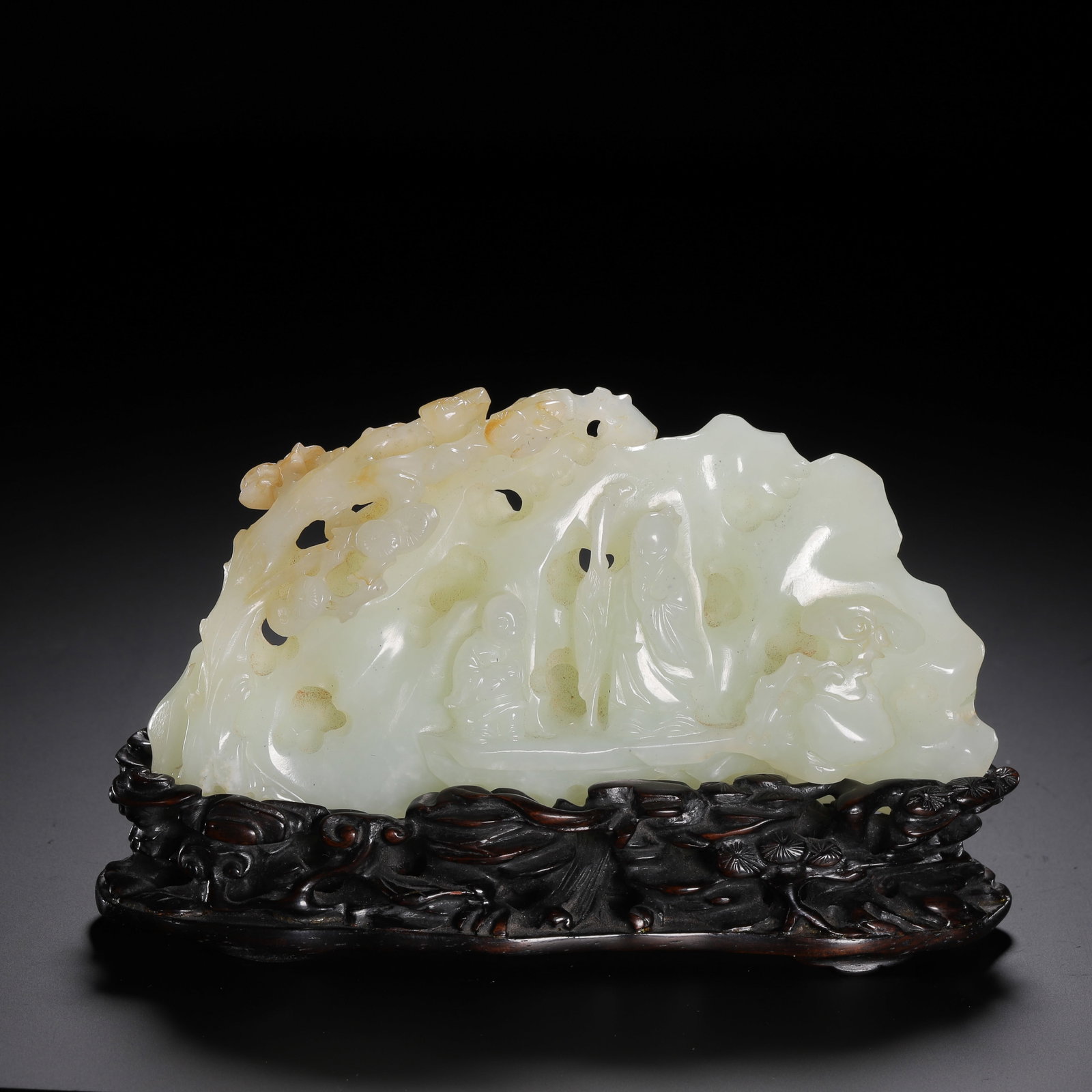 Hetian Jade ornament: Length 15cm, Height 8cm, Weight 380g