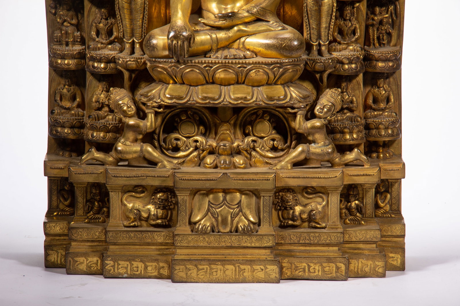 Gilded bronze Buddha statue - 3