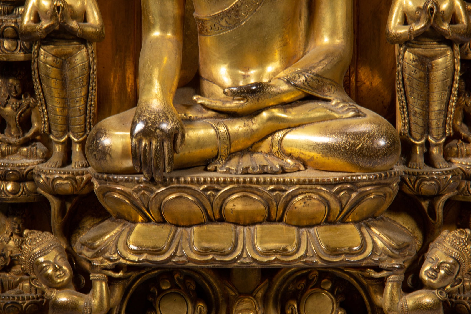 Gilded bronze Buddha statue - 6