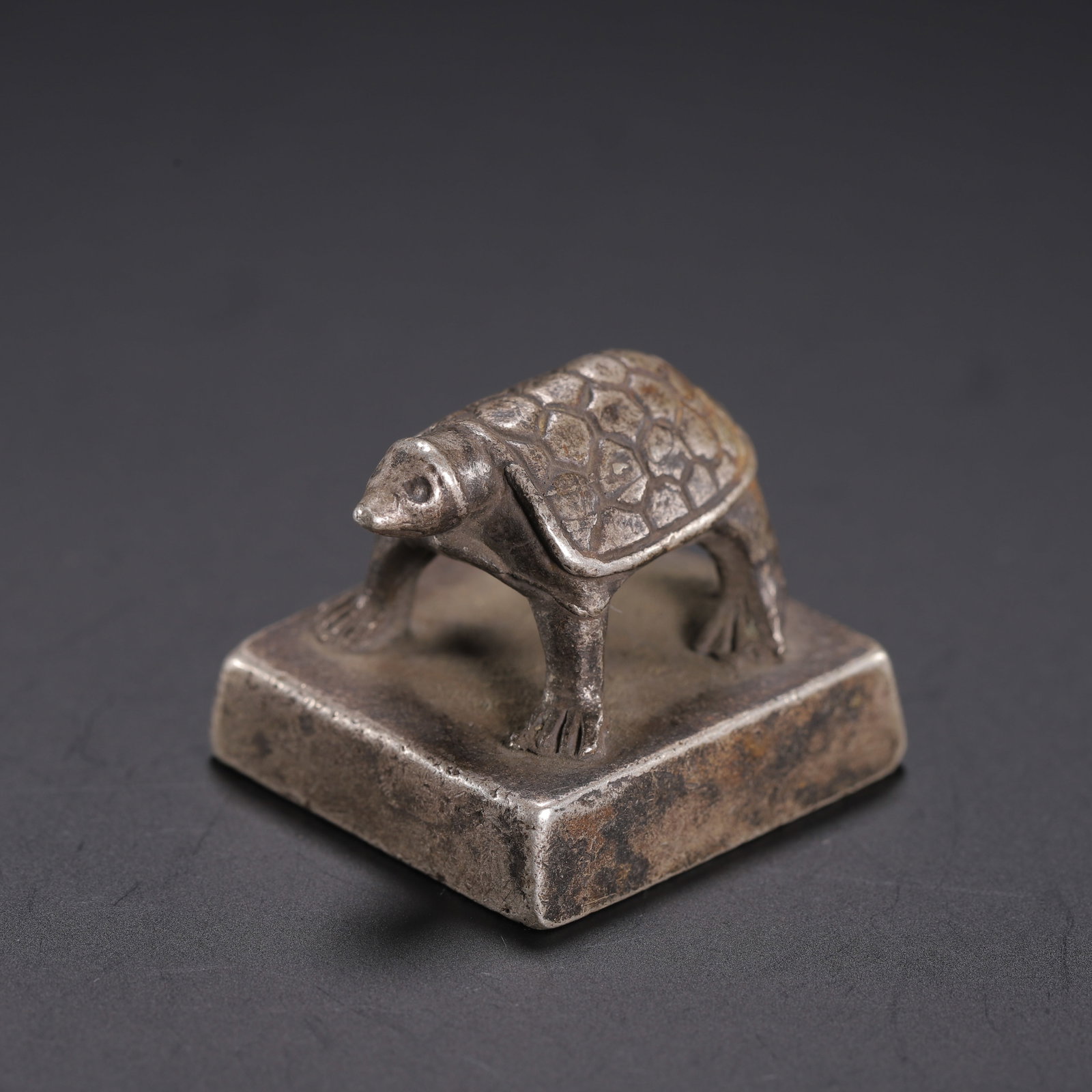 Silver Tortoise-shaped Seal: Length 3cm, Width 3cm, Height 2.5cm, Weight 80g