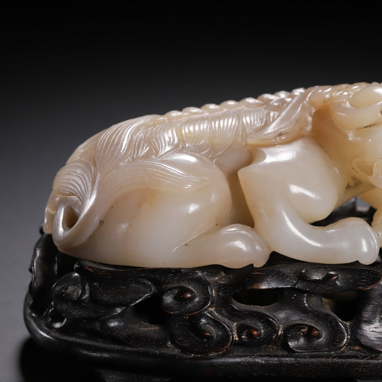 Hetian Jade Auspicious Beast - 3