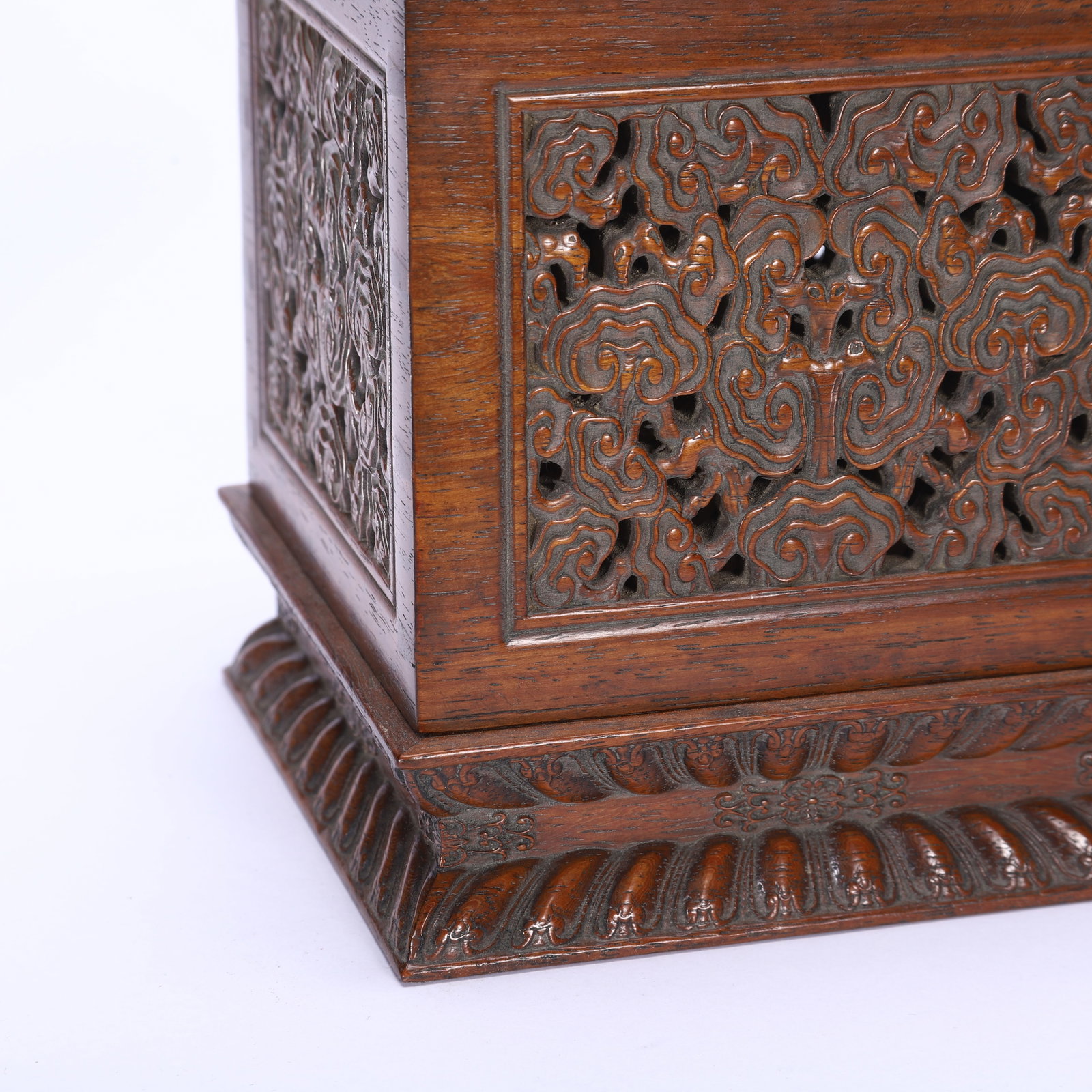 Huanghuali dragon pattern seal box - 5