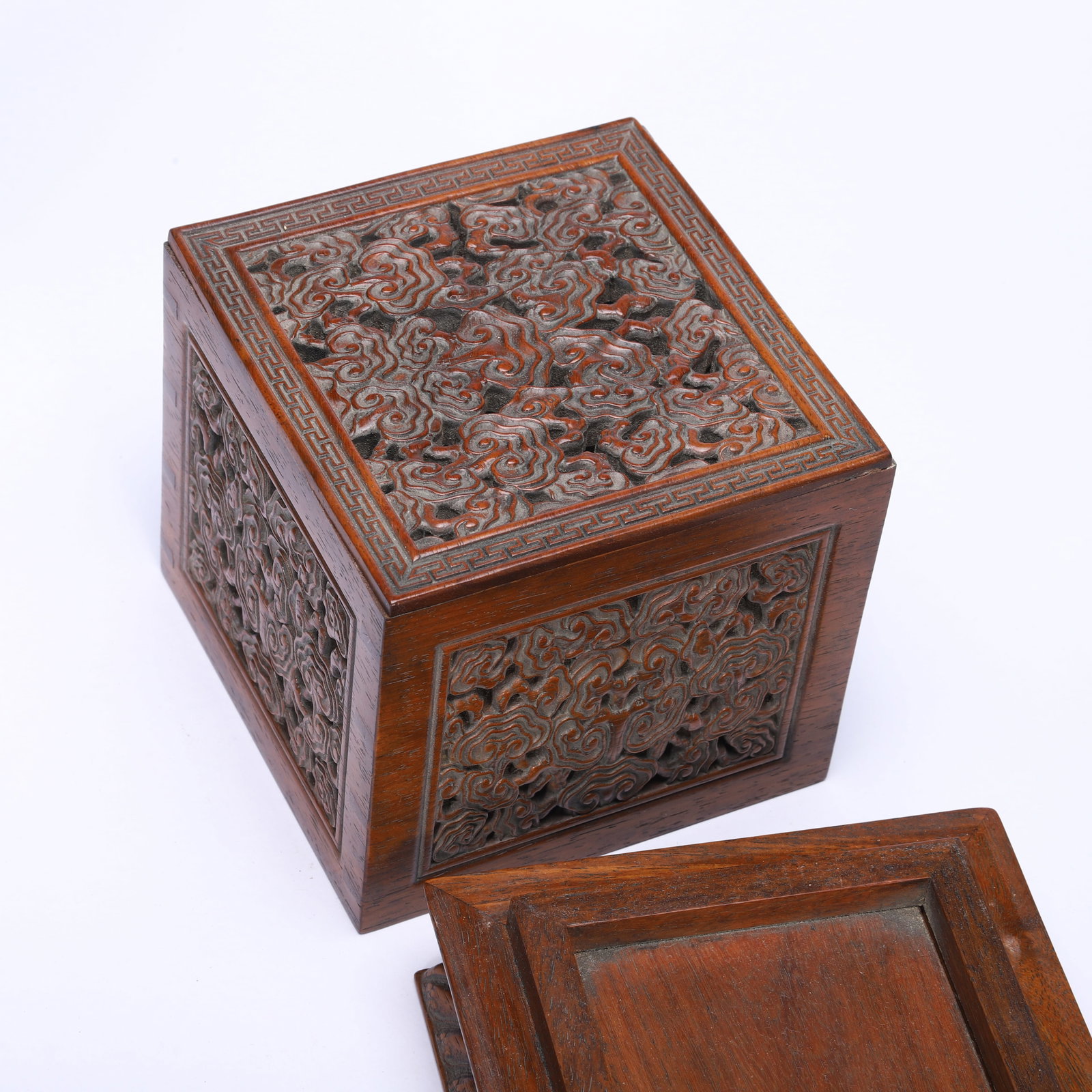 Huanghuali dragon pattern seal box - 8