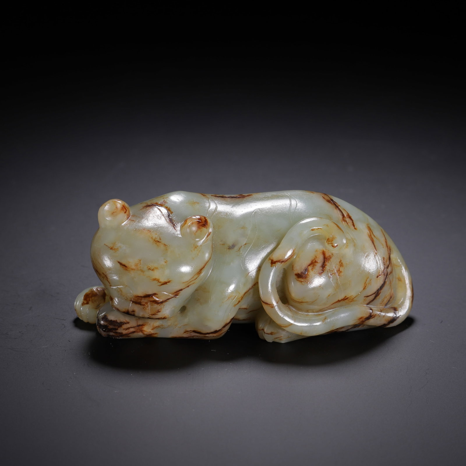 Hetian Jade Auspicious Beast: Length 11cm, Width 4.5cm, Height 4.5cm, Weight 350g