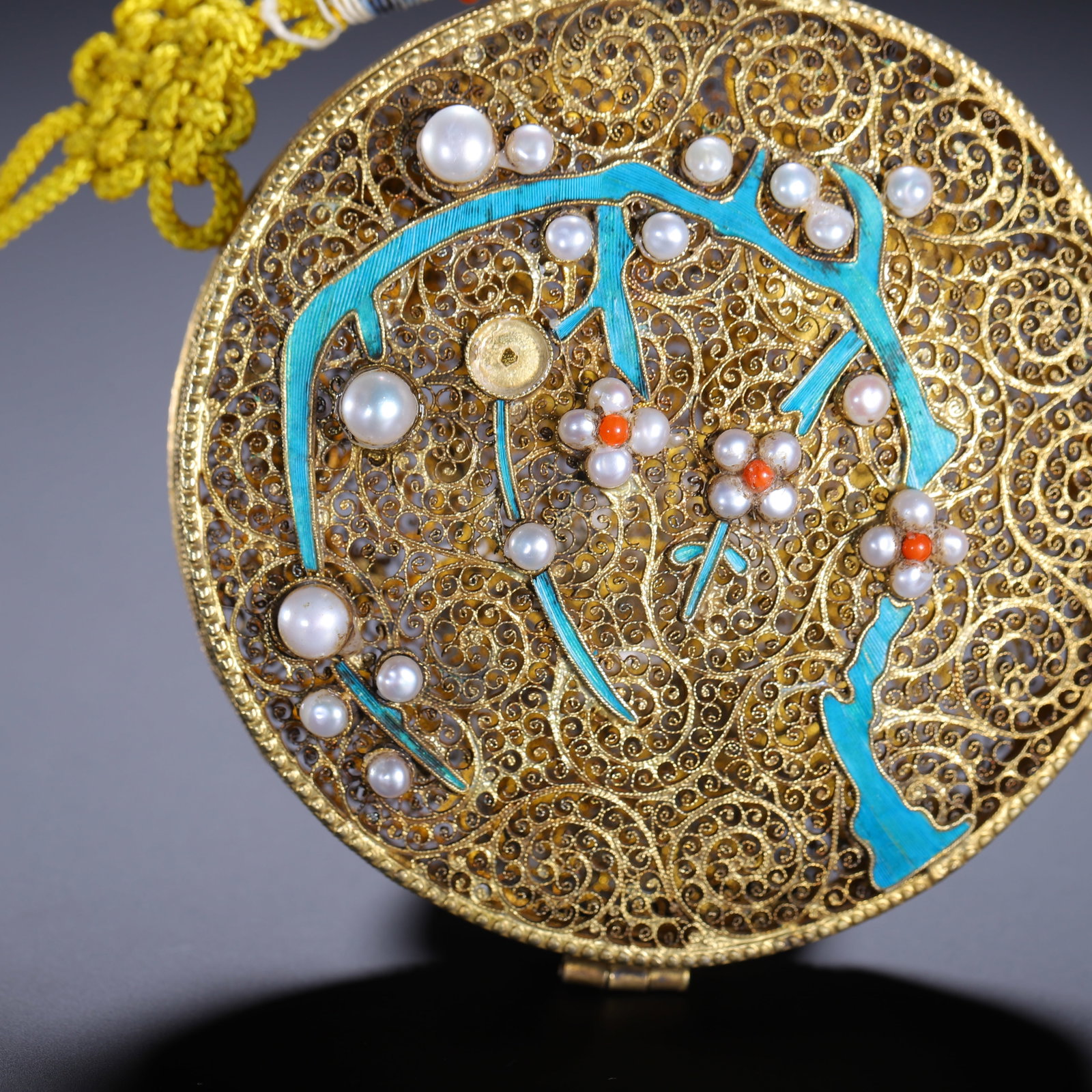 Silver-gilt sachet - 3