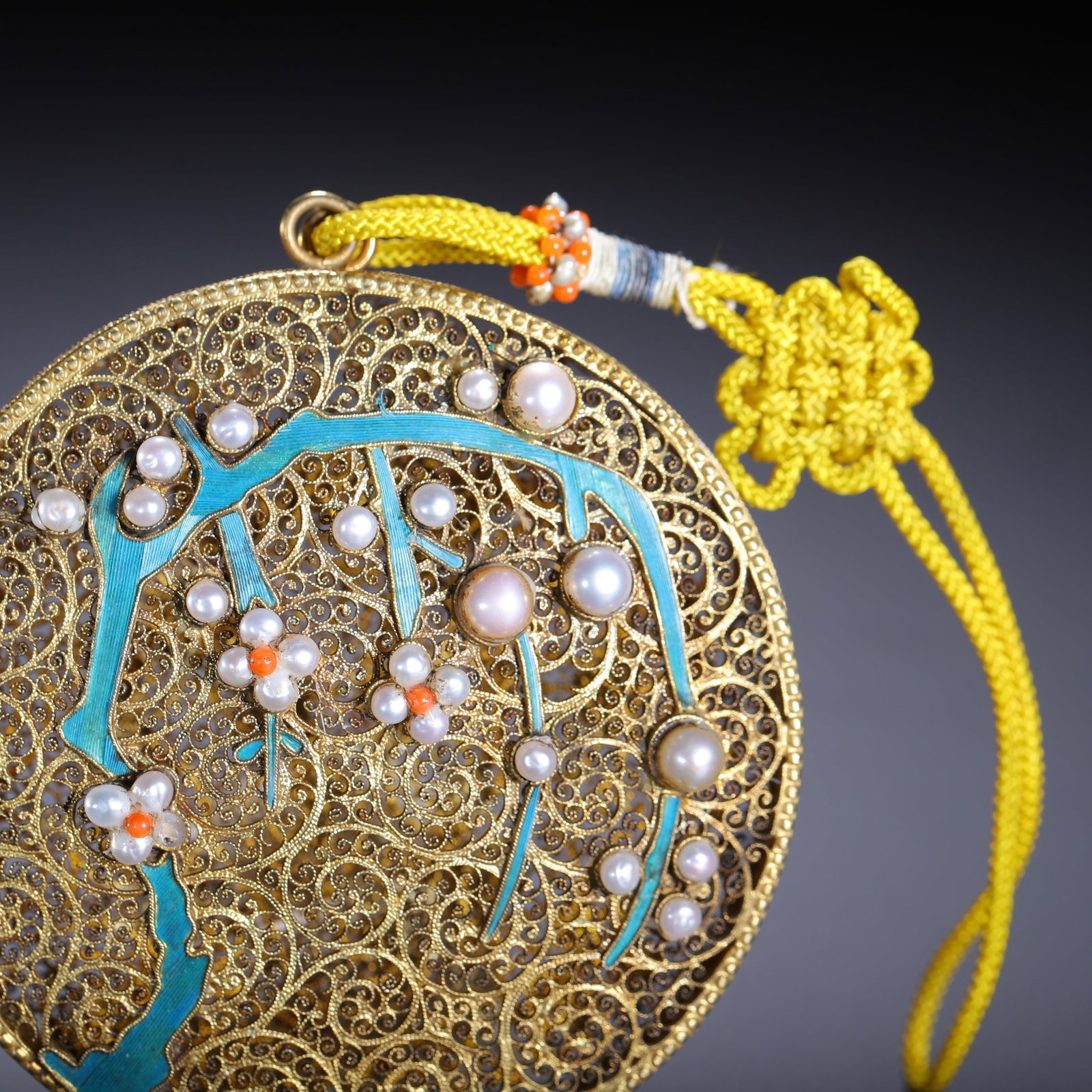 Silver-gilt sachet - 5