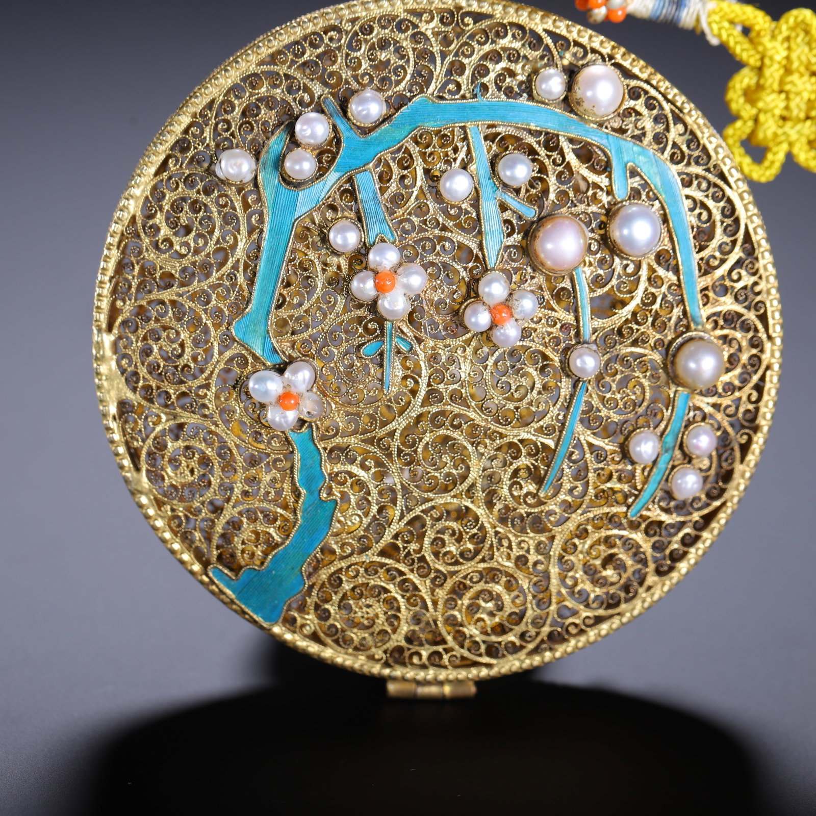 Silver-gilt sachet - 6