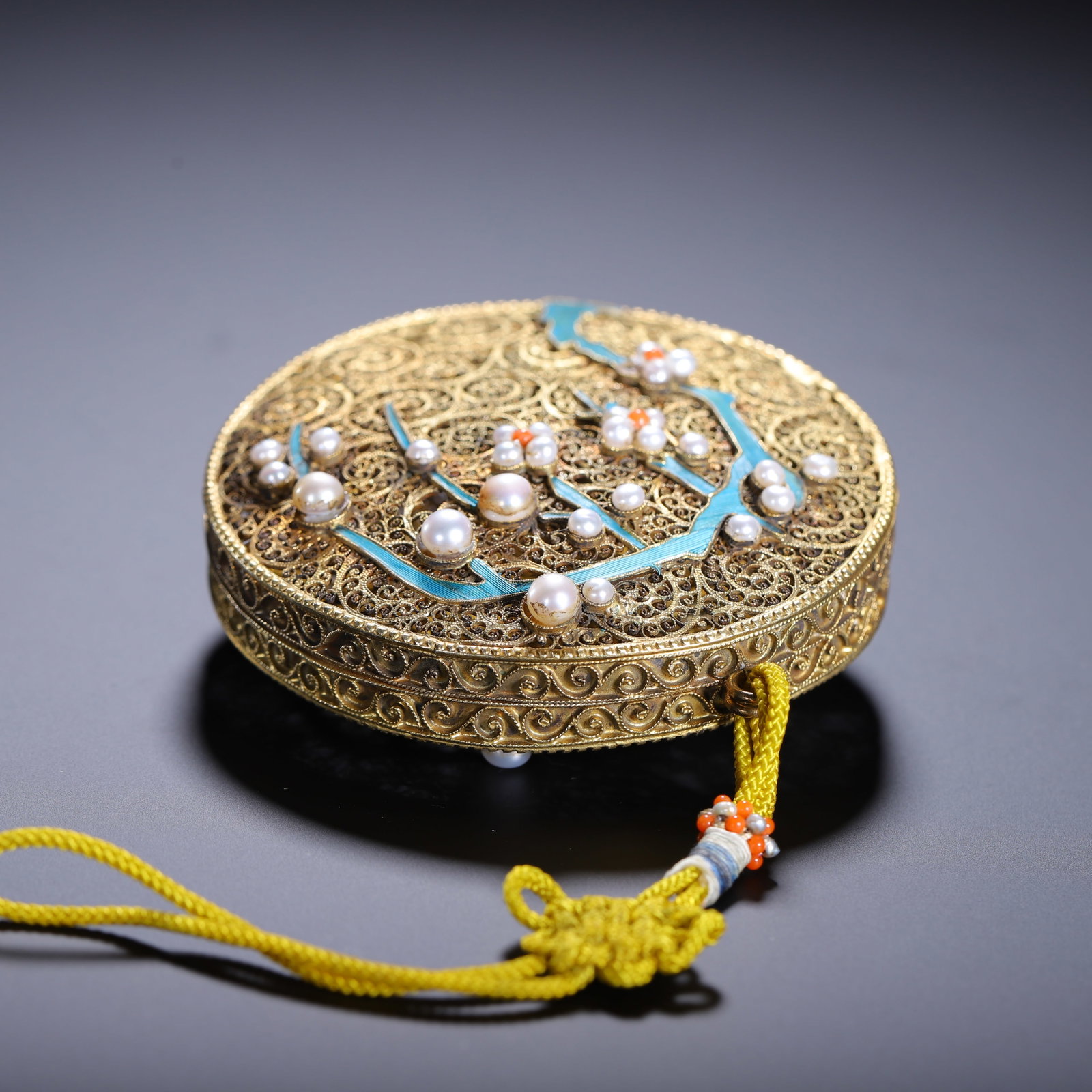 Silver-gilt sachet - 7