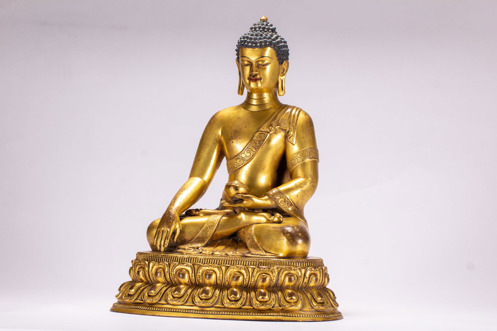 Gilded bronze Buddha statue - 3