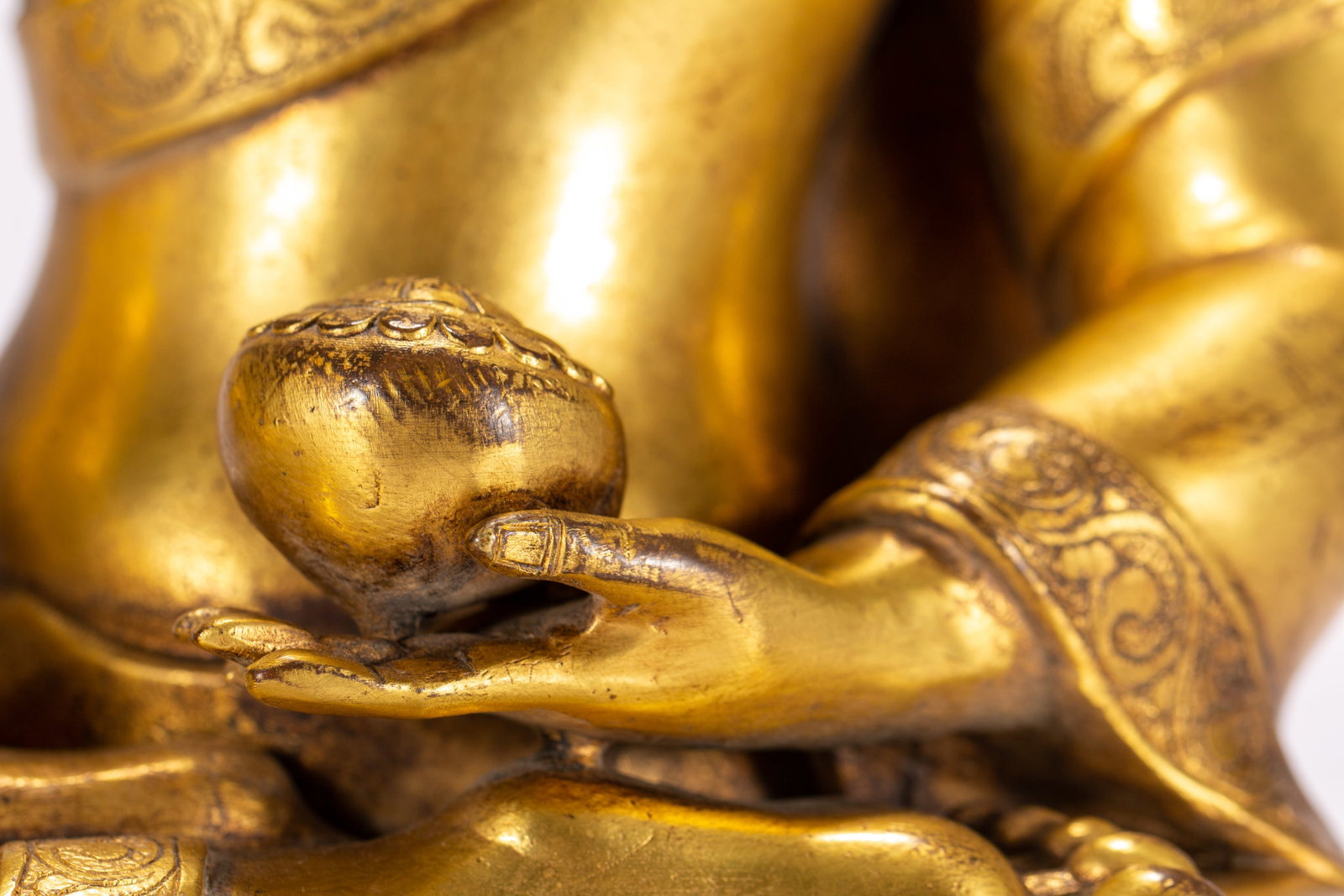 Gilded bronze Buddha statue - 4